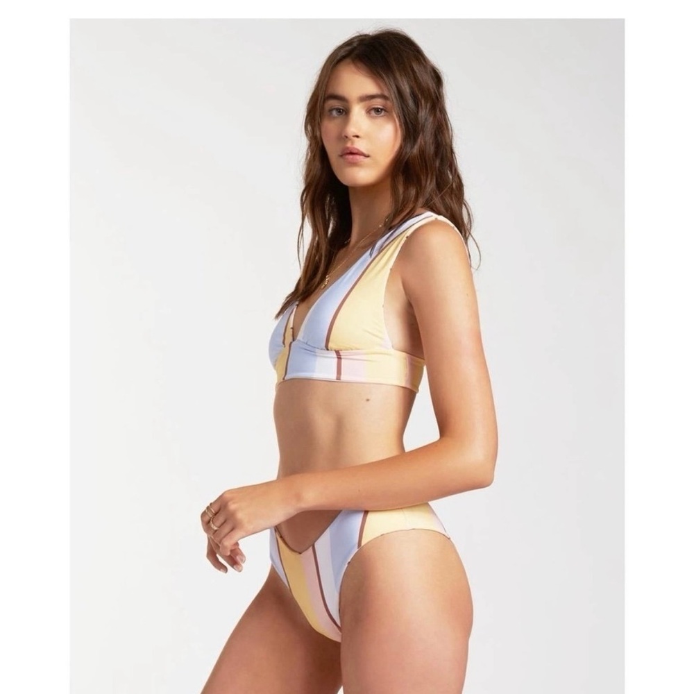 Feeling sunny Fiji Bikini bottoms NWOT billabong
